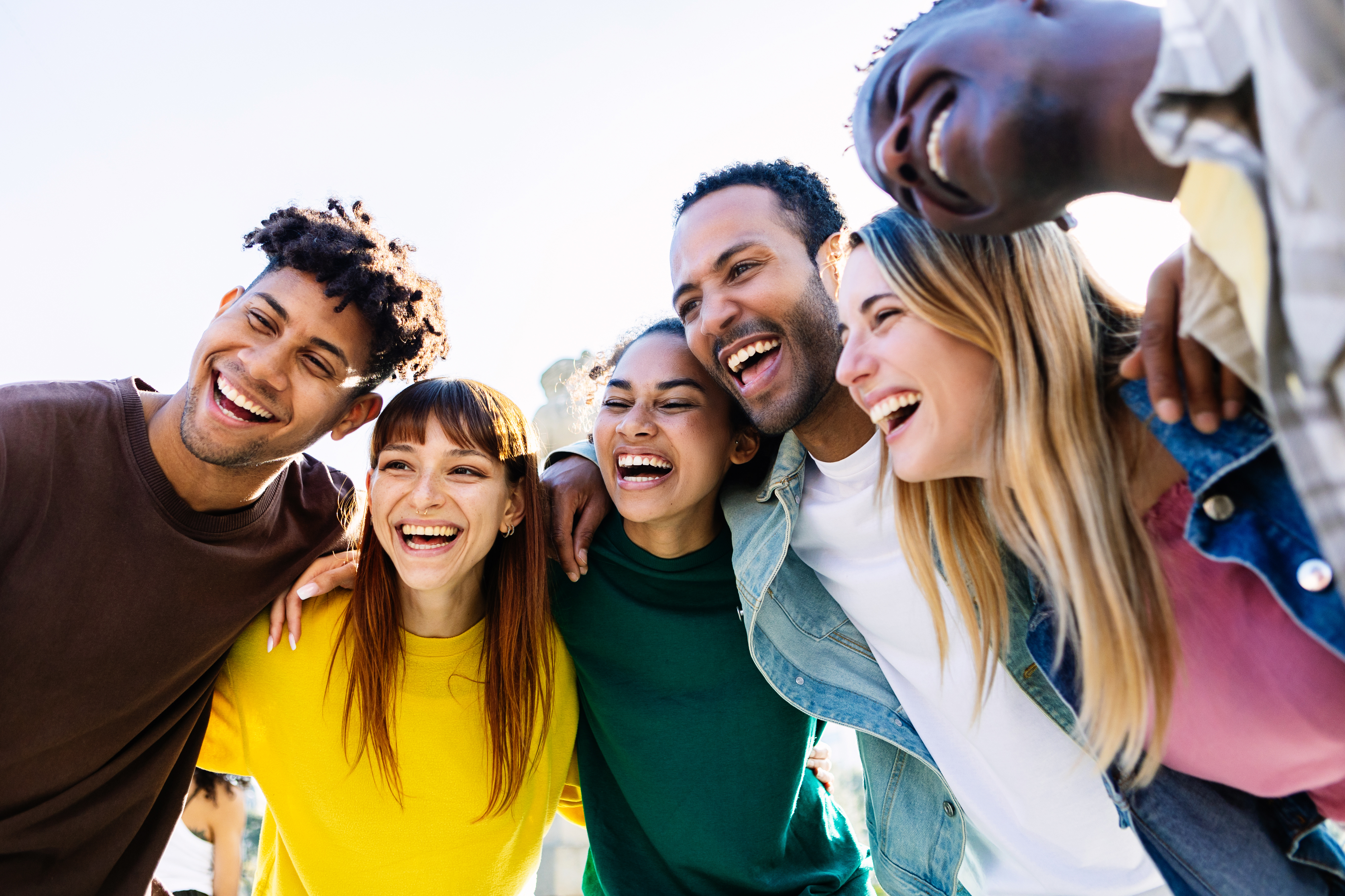 Jugendliche machen ein Selfie. Foto: Xavier Lorenzo/AdobeStock – Xavier Lorenzo/AdobeStock